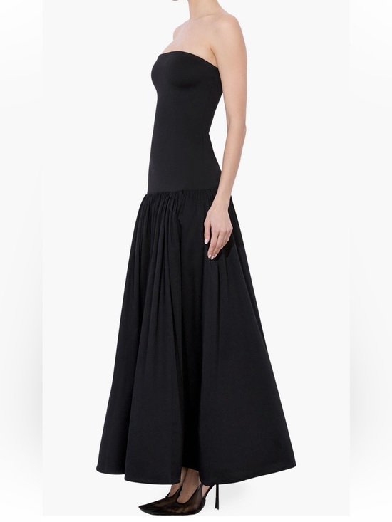 Alice + Olivia Dresses & Skirts - Alice + Olivia Oriana Strapless Black Maxi Gown